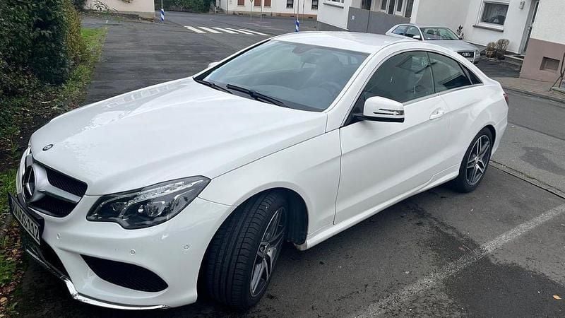 Weiß Gebraucht 2015 Mercedes E350 Coupé | 11.800 € (Teuer) - Bild 1/4