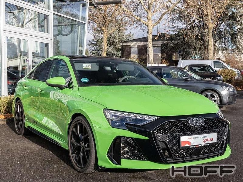 Gebraucht Audi RS3 Ambiente 400 PS (294 kW) 2025 Kyalamigrün Limousine