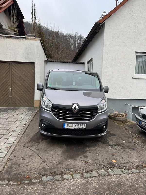 Gebraucht Renault Traffic 145 PS (106 kW) 2017 Grau Van / Kleinbus