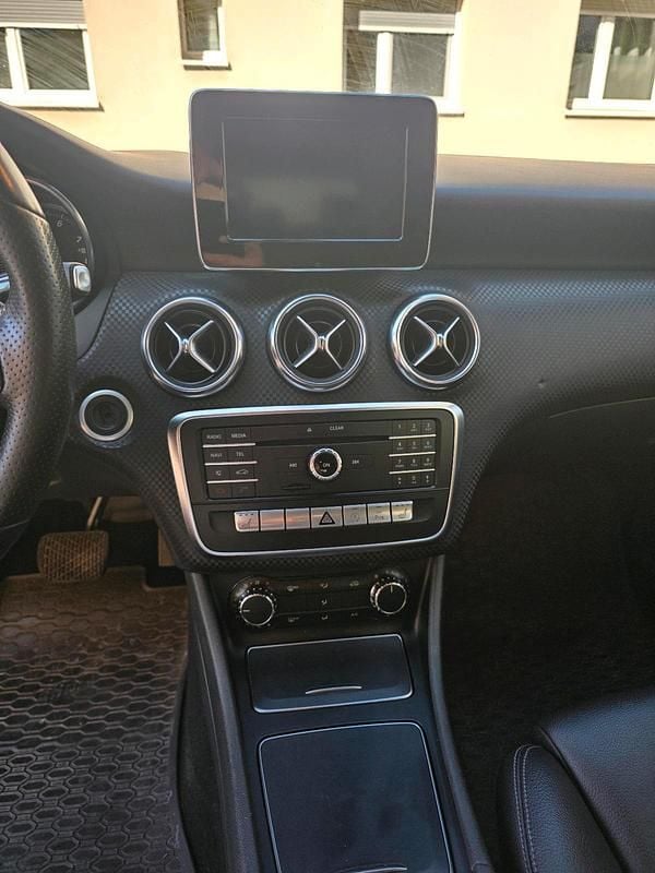 Gebraucht Mercedes A200 Edition 156 PS (114 kW) 2017 Weiß Kleinwagen