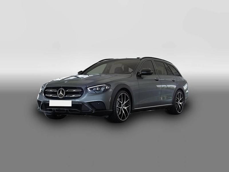 Grau Gebraucht 2023 Mercedes E220 Kombi | 61.136 € - Bild 1/4