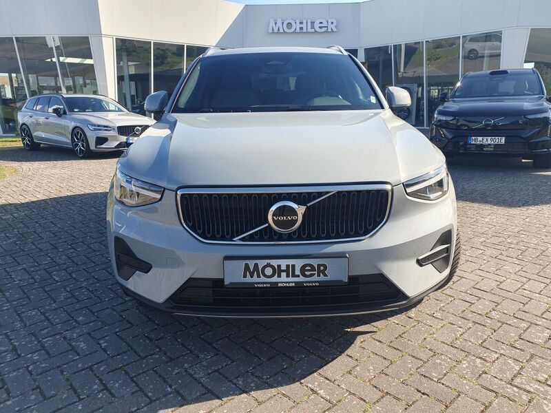 Gebraucht Volvo XC40 Core 197 PS (144 kW) 2023 Vapour grey SUV