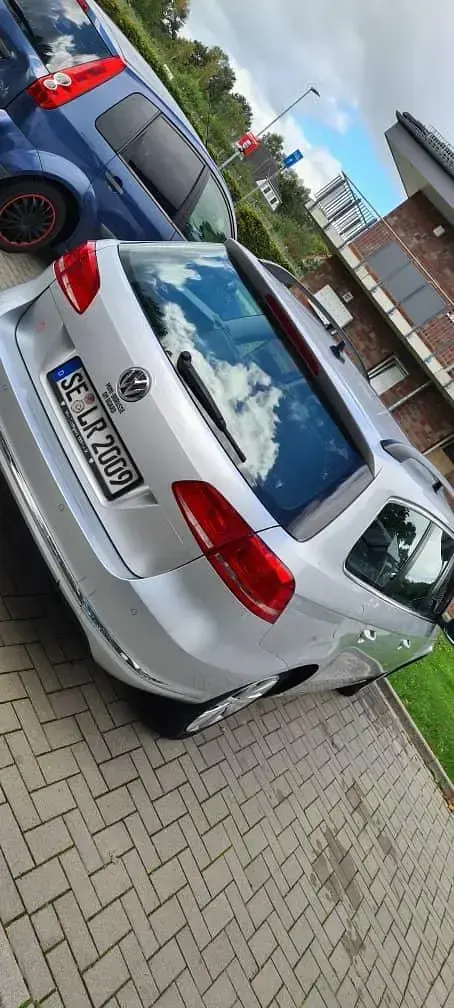 Gebraucht VW Passat 105 PS (77 kW) 2011 Silber Kombi