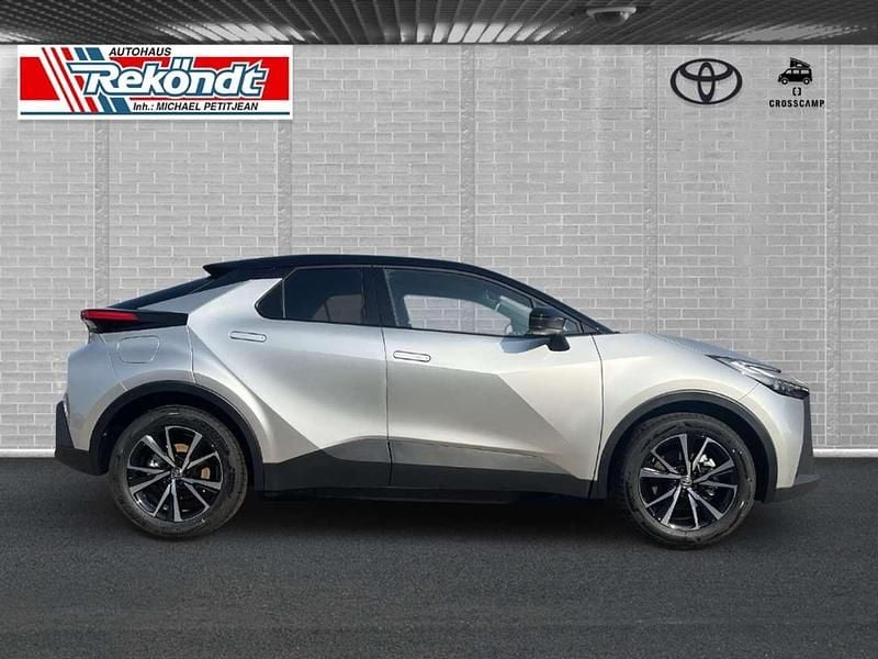 Neu Toyota C-HR 223 PS (164 kW) 2025 Cosmic silber/ black (202) SUV