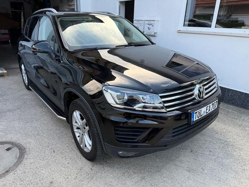 Schwarz Gebraucht 2017 VW Touareg Terrain Tech SUV | 18.900 € (Superpreis) - Bild 1/4