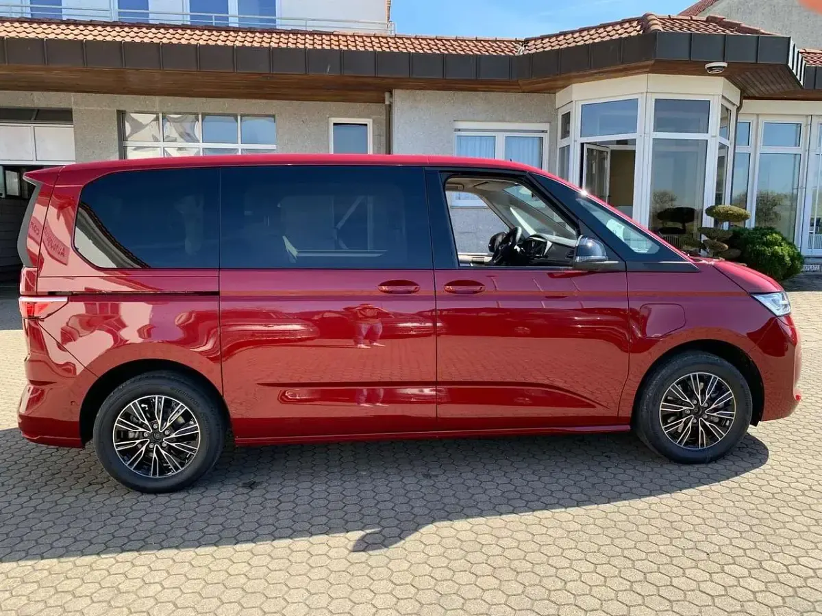 Neu VW Multivan Business 245 PS (180 kW) 2026 Fortana rot metallic Van / Kleinbus