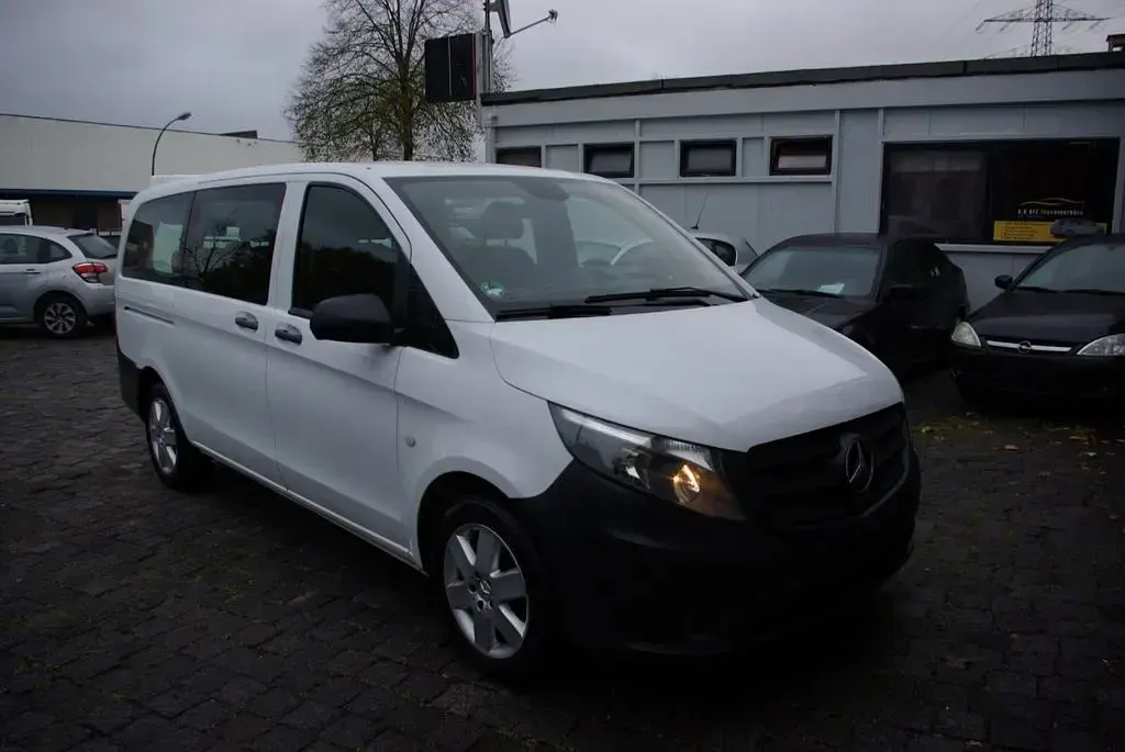 Gebraucht Mercedes Vito 163 PS (119 kW) 2016 Arktikweiss Van