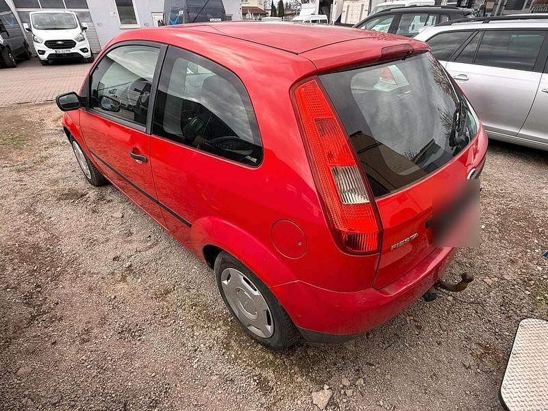 Gebraucht Ford Fiesta 69 PS (50 kW) 2004 Rot Kleinwagen