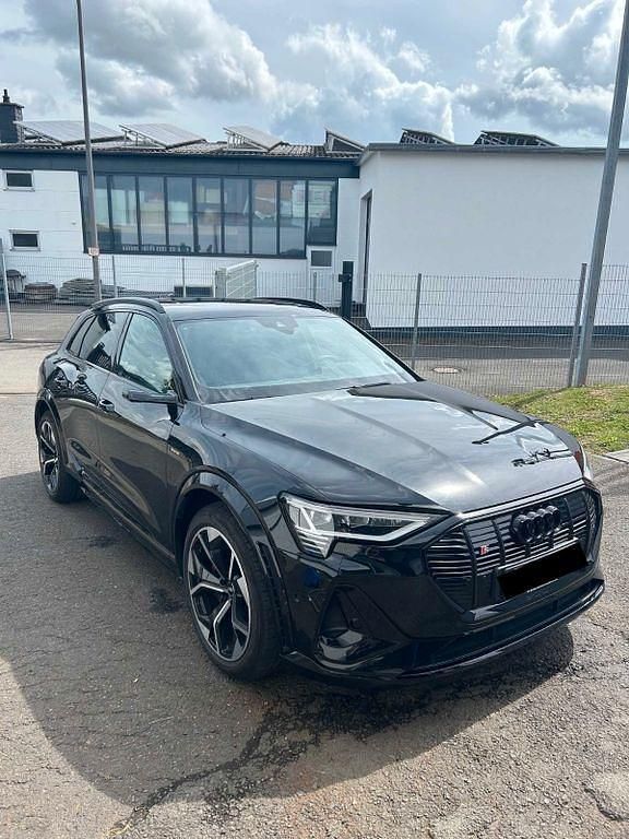 Schwarz Gebraucht 2021 Audi e-tron Performance SUV | 50.000 € (Teuer) - Bild 1/4