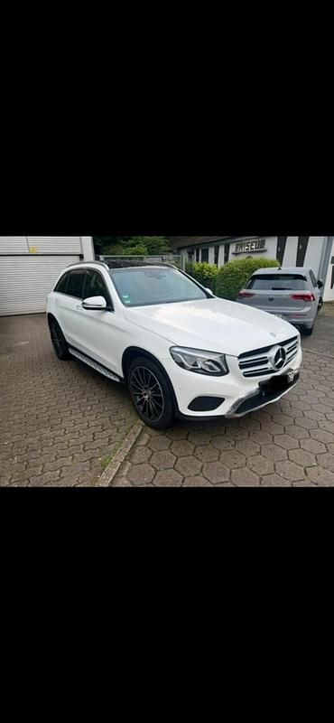 Weiß Gebraucht 2016 Mercedes GLC220 SUV | 24.999 € (Superpreis) - Bild 1/4