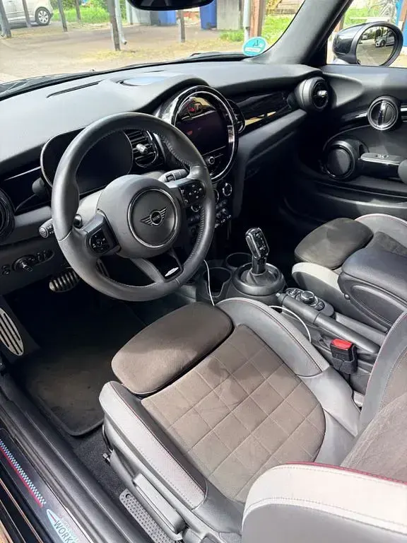 Używany Mini John Cooper Works 136 KM (100 kW) 2023 Czarny Hatchback