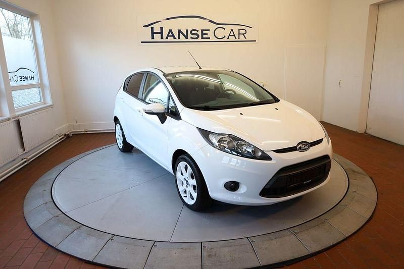 Gebraucht Ford Fiesta 82 PS (60 kW) 2010 Weiß Kleinwagen