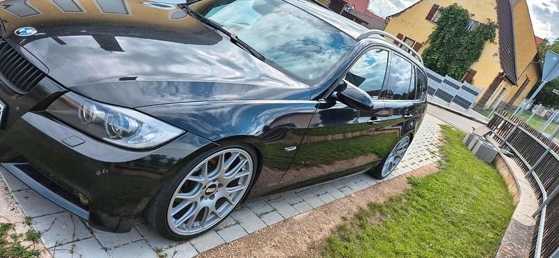 Second-hand BMW 330 231 CP (169 kW) 2006 Negru Break
