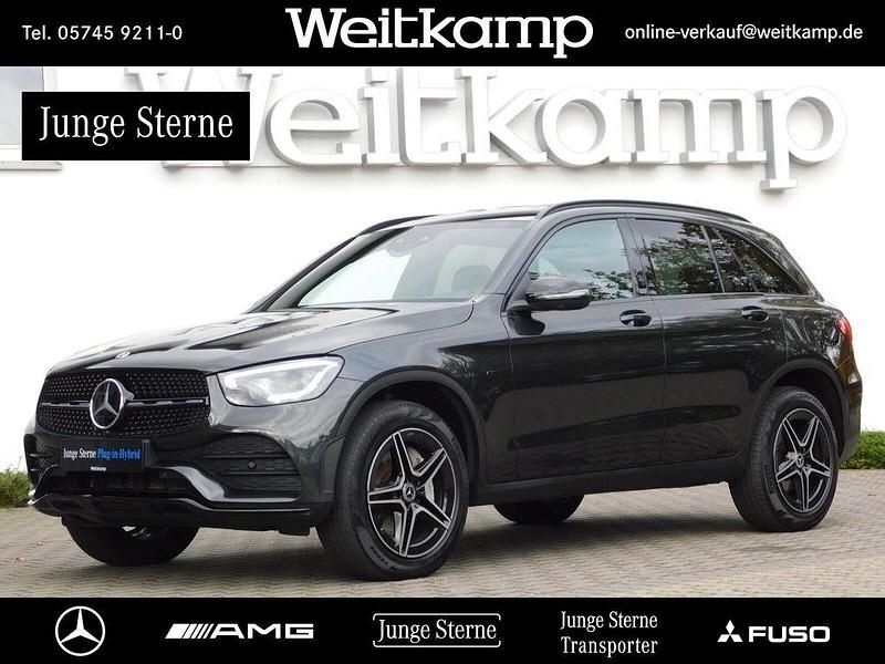 Lack graphitgrau Gebraucht 2021 Mercedes GLC300e AMG SUV | 39.895 € (Etwas zu teuer) - Bild 1/4