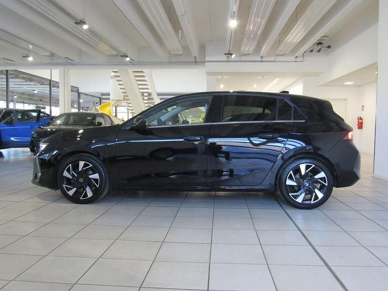 Gebraucht Opel Astra Elegance 131 PS (96 kW) 2022 Schwarz Kleinwagen