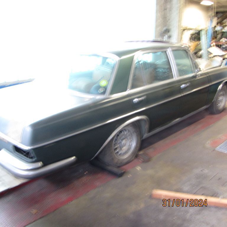Gebraucht Mercedes W109 250 PS (183 kW) 1970 Grün Limousine