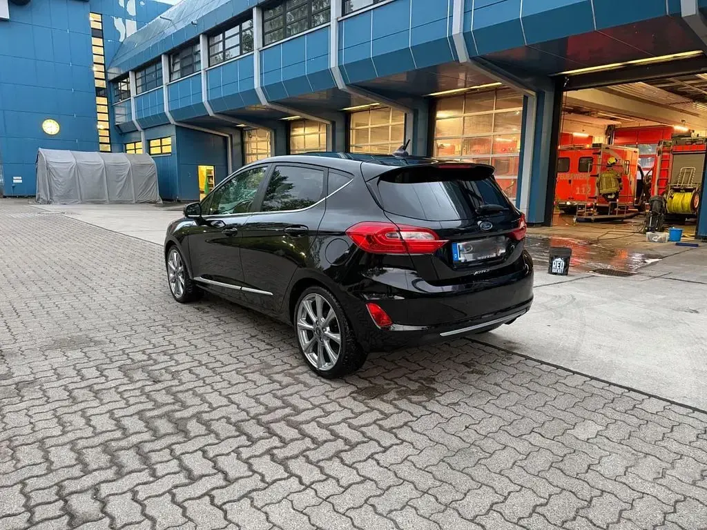 Gebraucht Ford Fiesta Vignale 101 PS (74 kW) 2018 Schwarz Kleinwagen