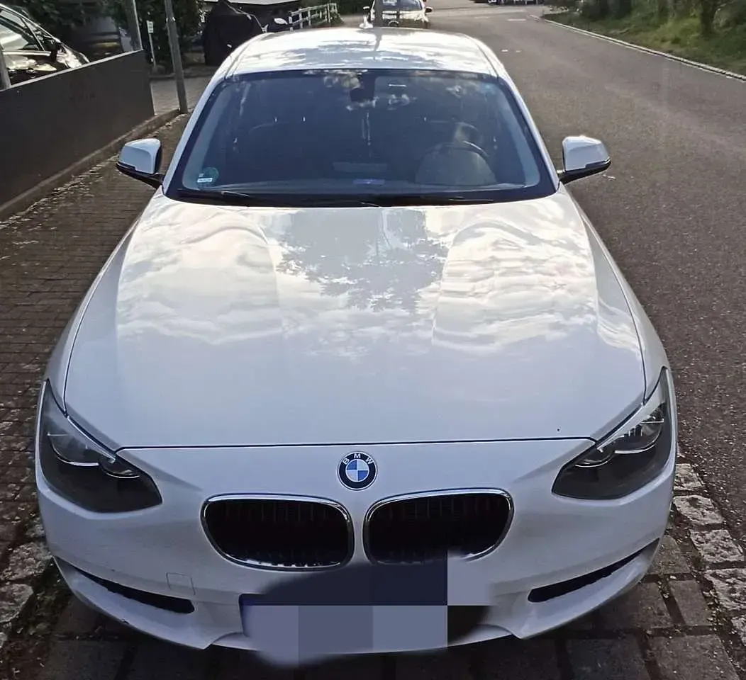 Gebraucht BMW 114 102 PS (75 kW) 2014 Weiß Kleinwagen