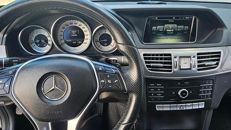 Gebraucht Mercedes E220 Edition 170 PS (125 kW) 2016 Grau Kombi