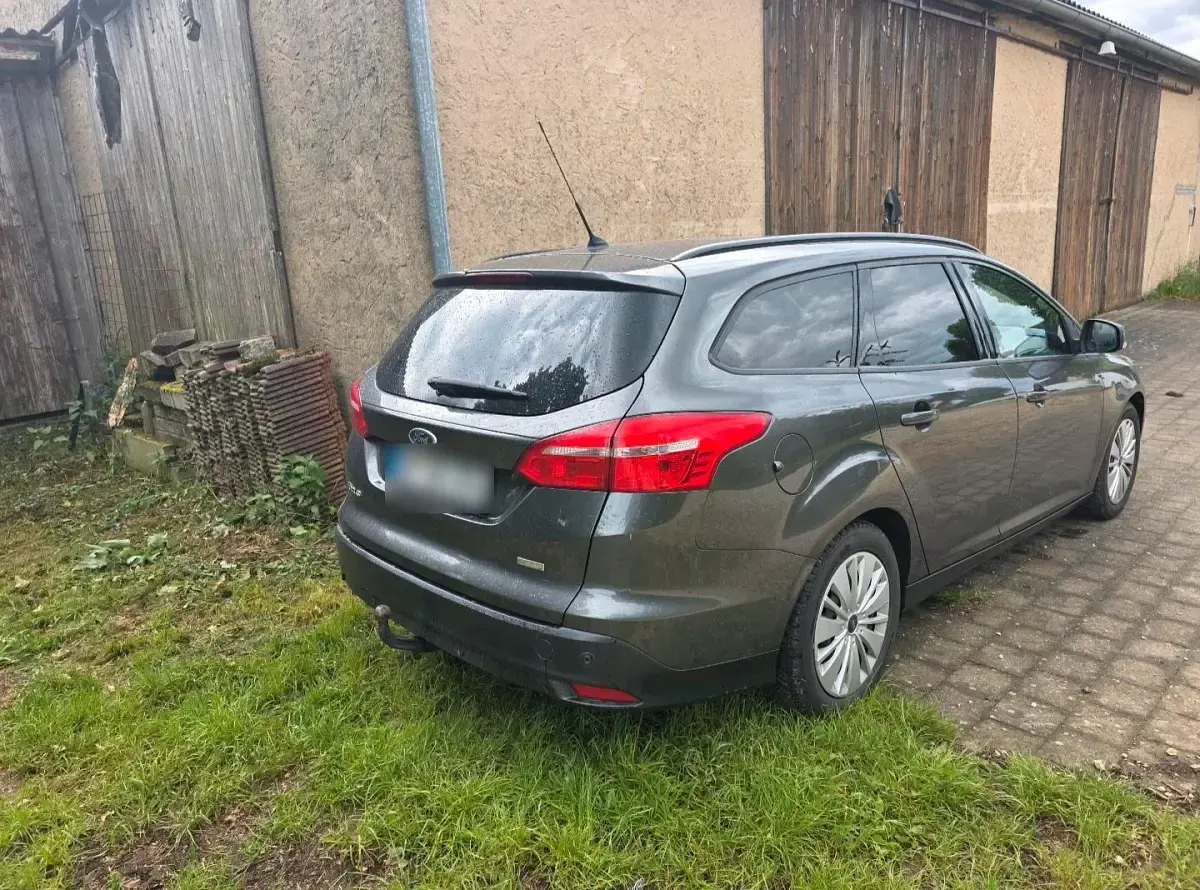 Gebraucht Ford Focus 125 PS (91 kW) 2015 Silber Kombi