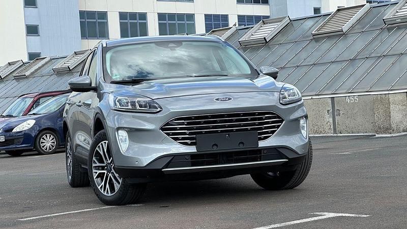Grau Gebraucht 2021 Ford Kuga Titanium SUV | 23.500 € (Superpreis) - Bild 1/4