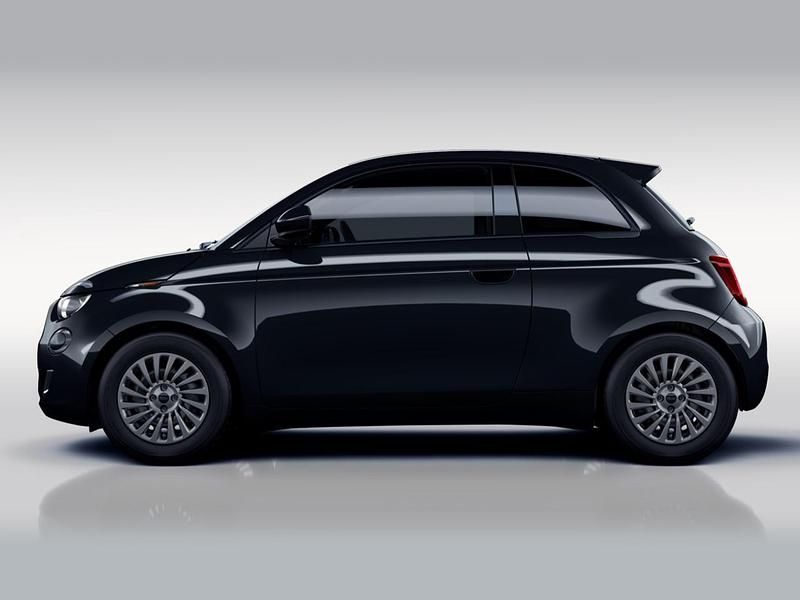 Gebraucht Fiat 500e Action 69 kW (95 PS) 2022 Schwarz (onyxschwarz) Kleinwagen