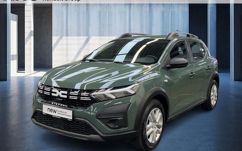 Grau Gebraucht 2024 Dacia Sandero Essentiel Limousine | 13.390 € (Superpreis) - Bild 1/2