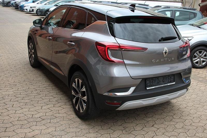 Gebraucht Renault Captur Techno 140 PS (102 kW) 2023 Grau SUV