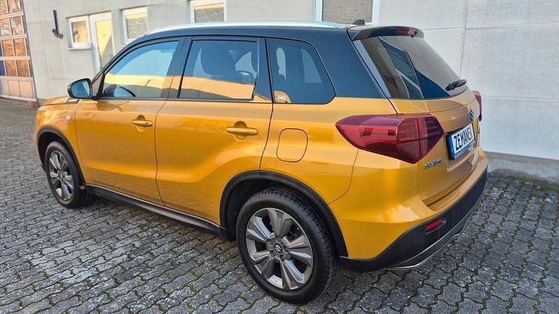 Gebraucht Suzuki Vitara Comfort 140 PS (102 kW) 2019 Gelb SUV