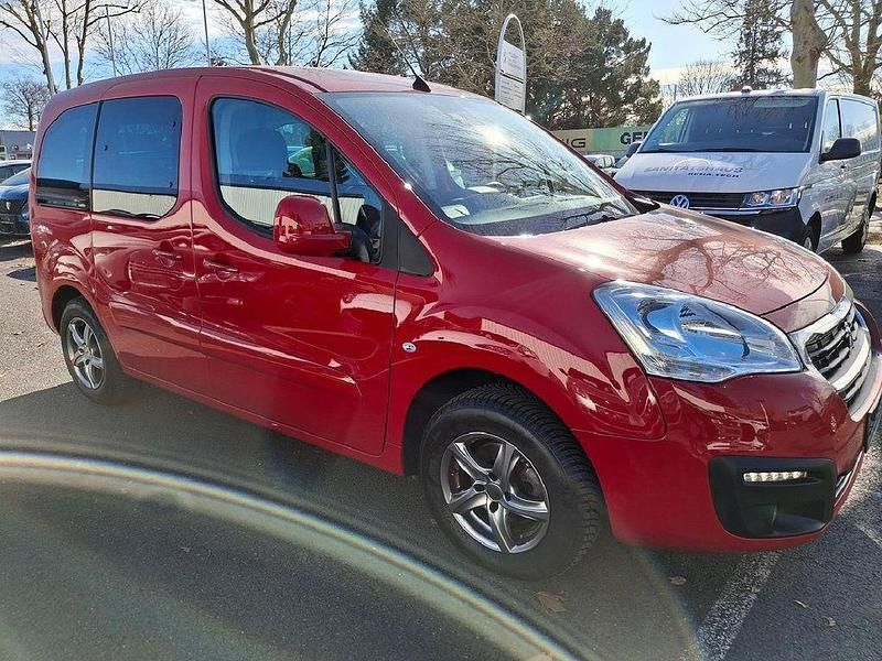 Gebraucht Peugeot Partner Tepee Active 110 PS (80 kW) 2018 Rot Van / Kleinbus