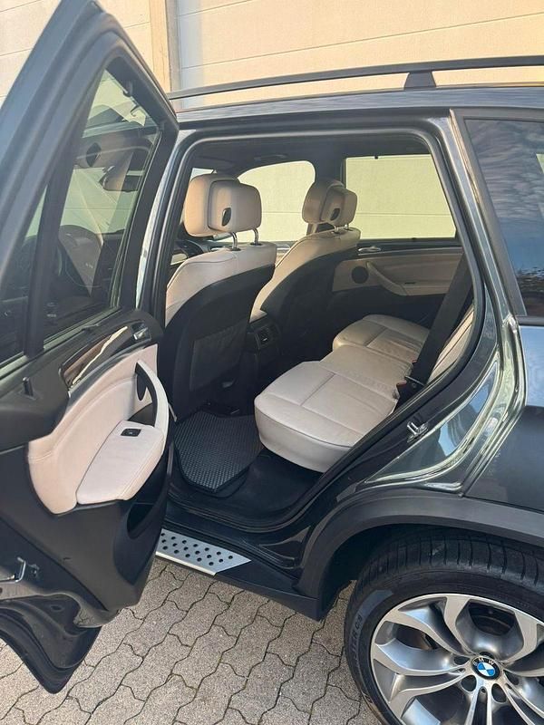 Gebraucht BMW X5 245 PS (180 kW) 2012 Grau SUV