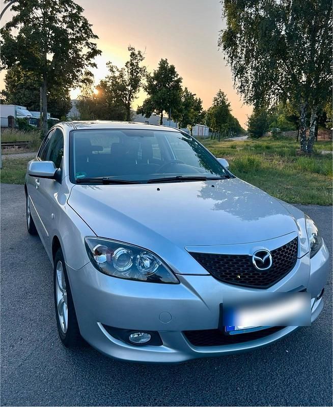 Silber Gebraucht 2004 Mazda 3 Kleinwagen | 2.500 € (Fairer Preis) - Bild 1/4