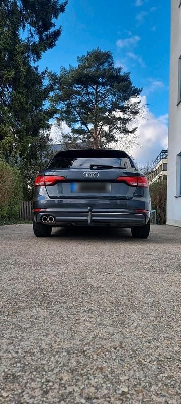 Gebraucht Audi A4 190 PS (139 kW) 2018 Grau Kombi