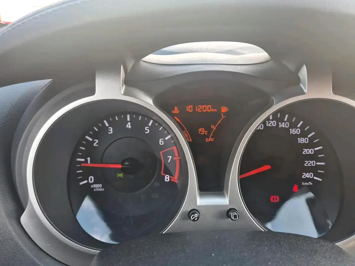 Gebraucht Nissan Juke 116 PS (85 kW) 2016 Rot SUV