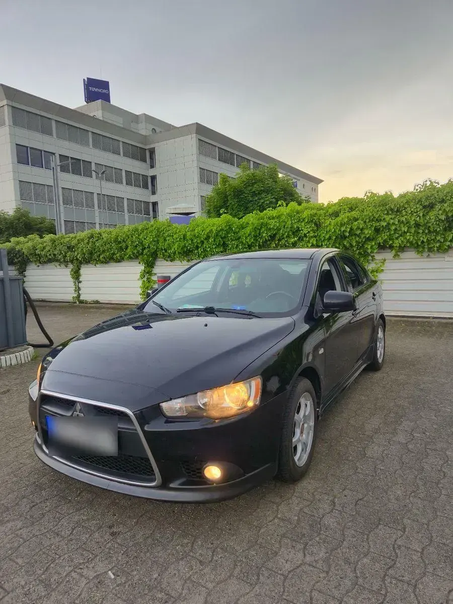 Gebraucht Mitsubishi Lancer Invite 143 PS (105 kW) 2008 Schwarz Limousine