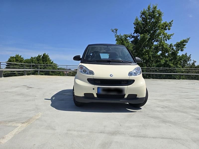 Gebraucht Smart ForTwo Coupé 61 PS (44 kW) 2011 Weiß Coupé