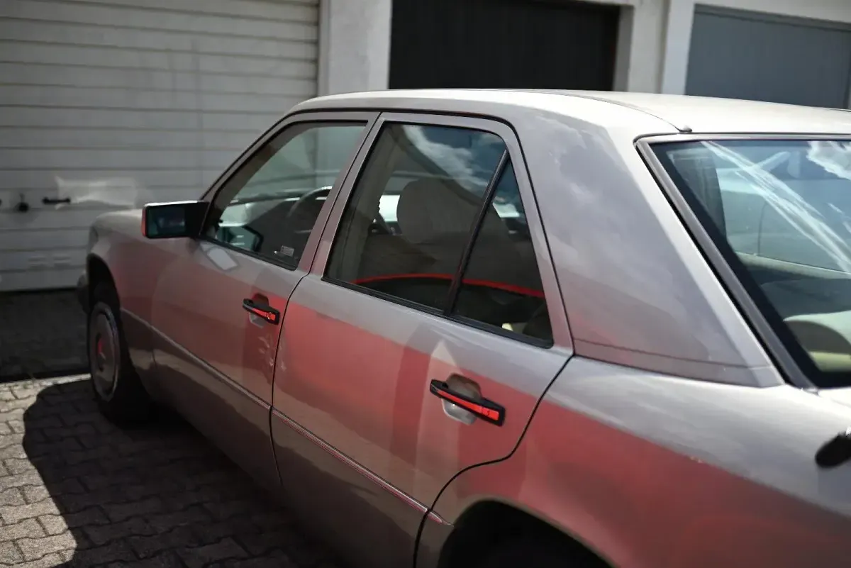 Gebraucht Mercedes E260 160 PS (117 kW) 1990 Beige Limousine