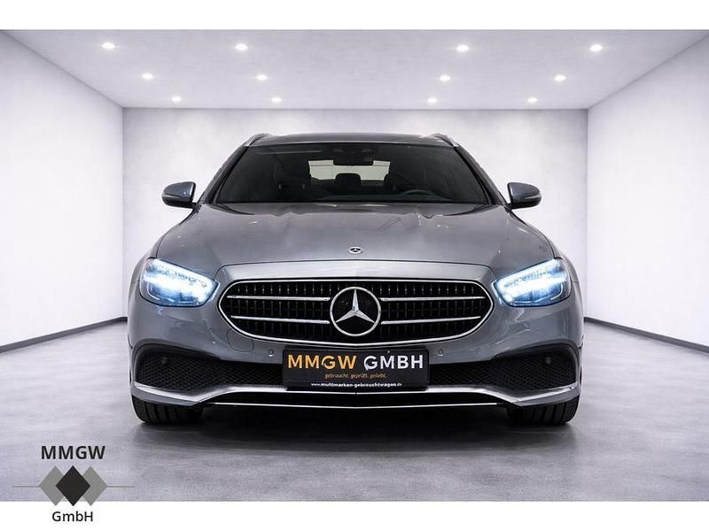 Gebraucht Mercedes E300 286 PS (210 kW) 2022 Selenitgrau Kombi