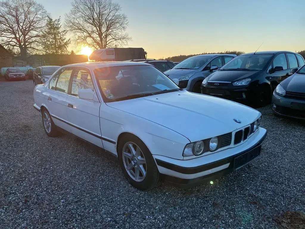 Gebraucht BMW 520 Basis 150 PS (110 kW) 1991 Weiß Limousine