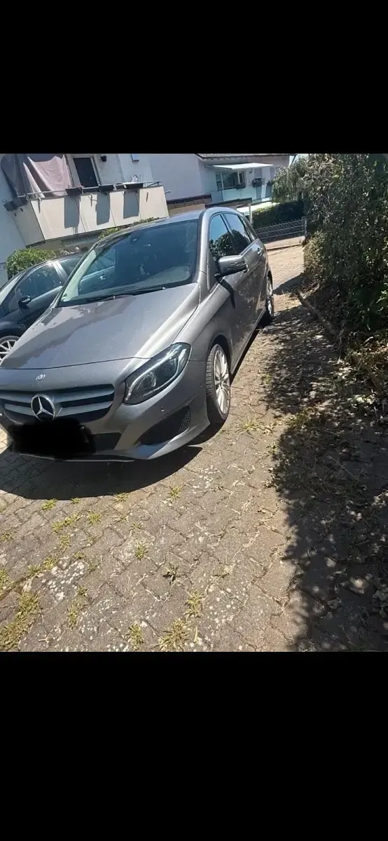 Gebraucht Mercedes B220 177 PS (130 kW) 2015 Grau Kleinwagen