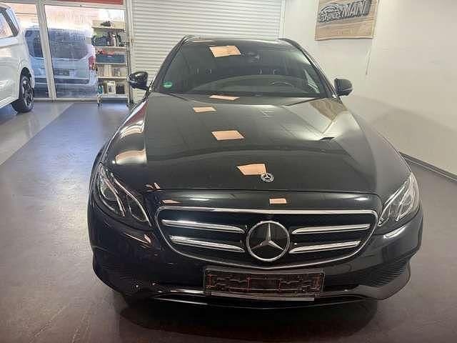 Gebraucht Mercedes E220 194 PS (142 kW) 2017 Schwarz Kombi