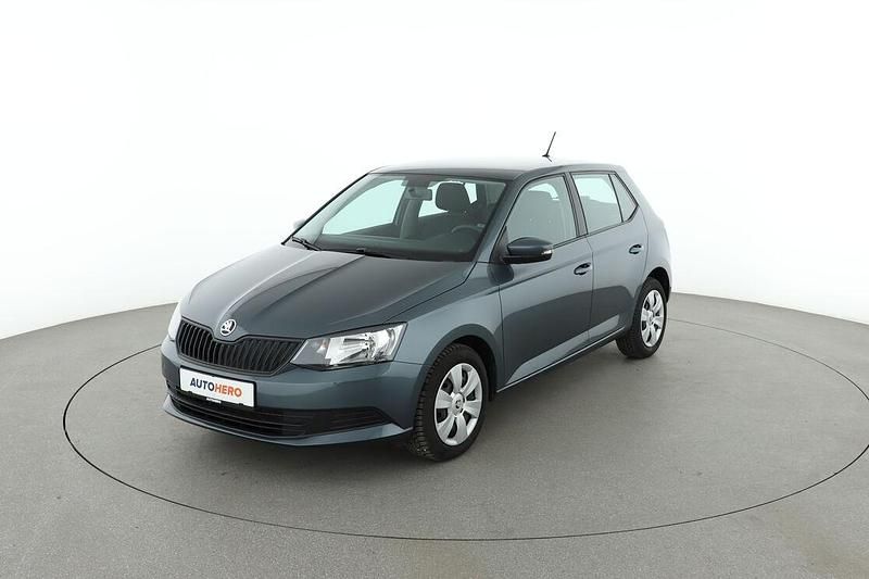 Grau Gebraucht 2018 Skoda Fabia Cool Plus Limousine | 10.080 € (Guter Preis) - Bild 1/3
