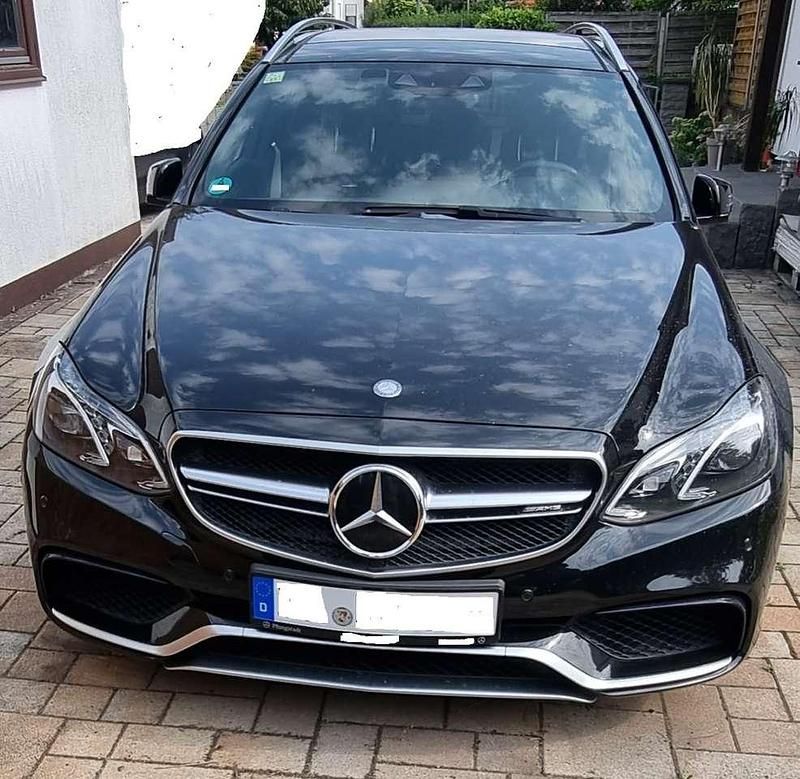 Schwarz Gebraucht 2015 Mercedes E63 AMG AMG Kombi | 46.500 € - Bild 1/4