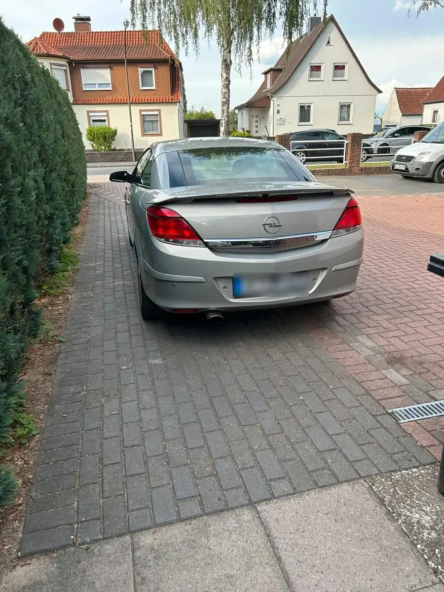 Gebraucht Opel Astra 150 PS (110 kW) 2006 Silber Cabrio