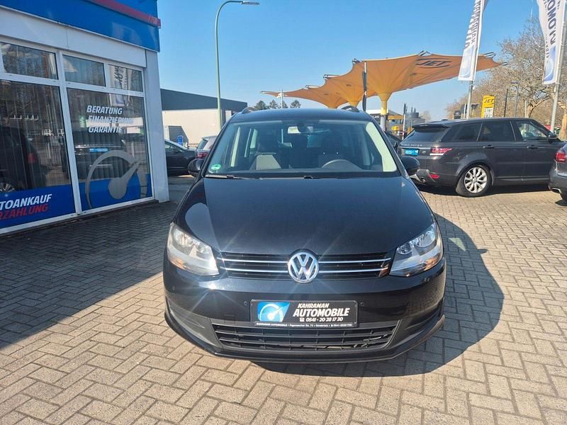 Gebraucht VW Sharan Trendline 140 PS (102 kW) 2012 Schwarz Van / Kleinbus