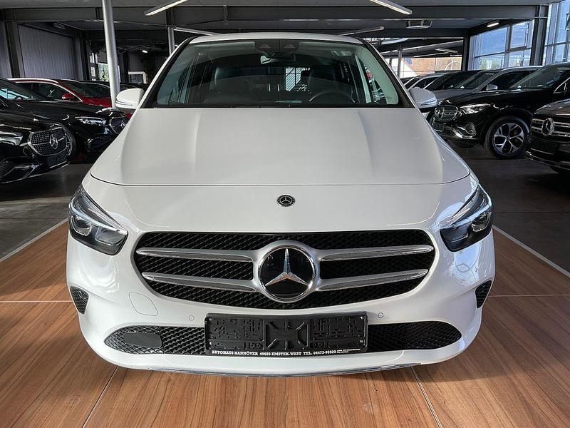 Gebraucht Mercedes B200 Style 150 PS (110 kW) 2019 Polarweiss  unilack Van / Kleinbus