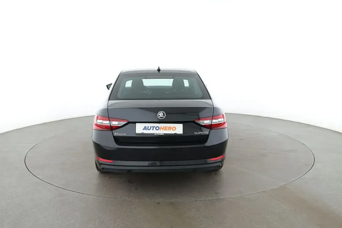 Gebraucht Skoda Superb Ambition 150 PS (110 kW) 2018 Schwarz Limousine