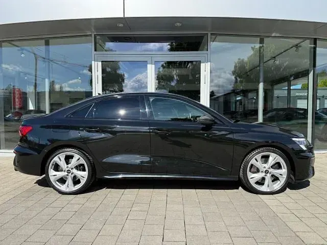 Gebraucht Audi S3 Ambiente 310 PS (228 kW) 2024 Schwarz Limousine