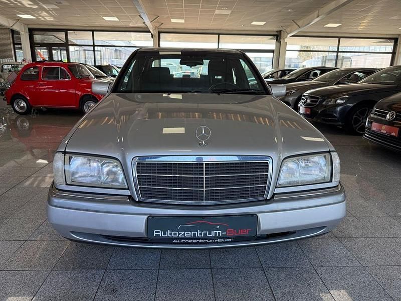 Gebraucht Mercedes C220 150 PS (110 kW) 1997 Silber Limousine
