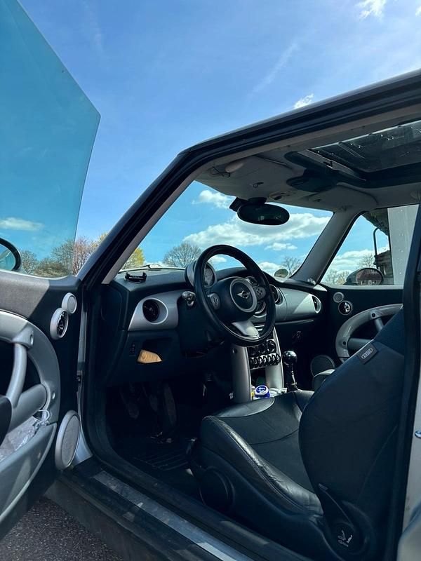 Second-hand Mini Cooper 116 CP (85 kW) 2004 Argintiu Hatchback